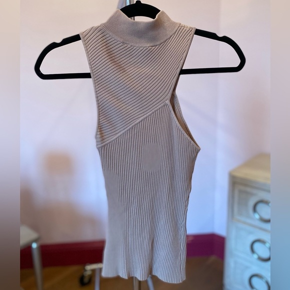 Intermix Nude Cutout Mock Turtleneck Sleeveless Form Fitting top Petite - Picture 3 of 10